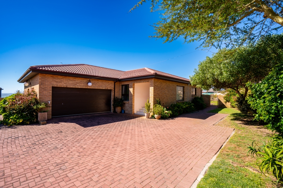 4 Bedroom Property for Sale in Myburgh Park Western Cape